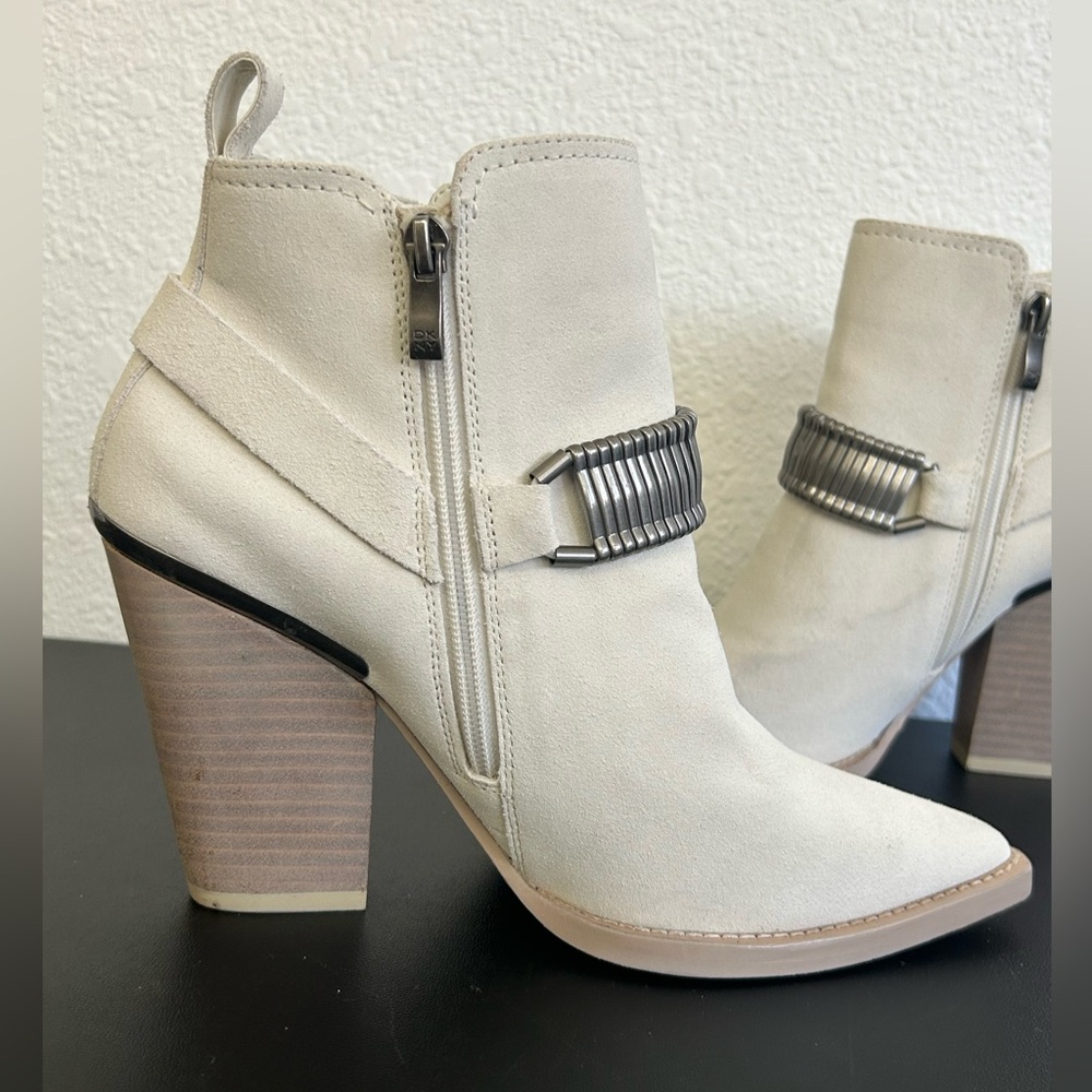 DKNY 8.5M Off White Tizz Embellished Pointed Toe Ankle Booties WESTERN SUEDE - Picture 5 of 15